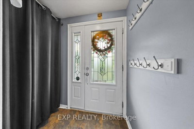 66 Tedwyn Drive • Ottawa, ON photo 2
