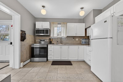 427 Thomas Street • Deseronto, ON photo 9