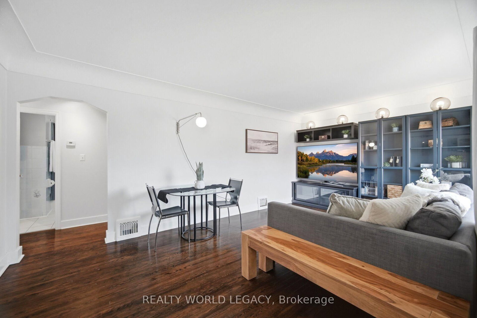 94 Clarendon Avenue • Hamilton, ON photo 13