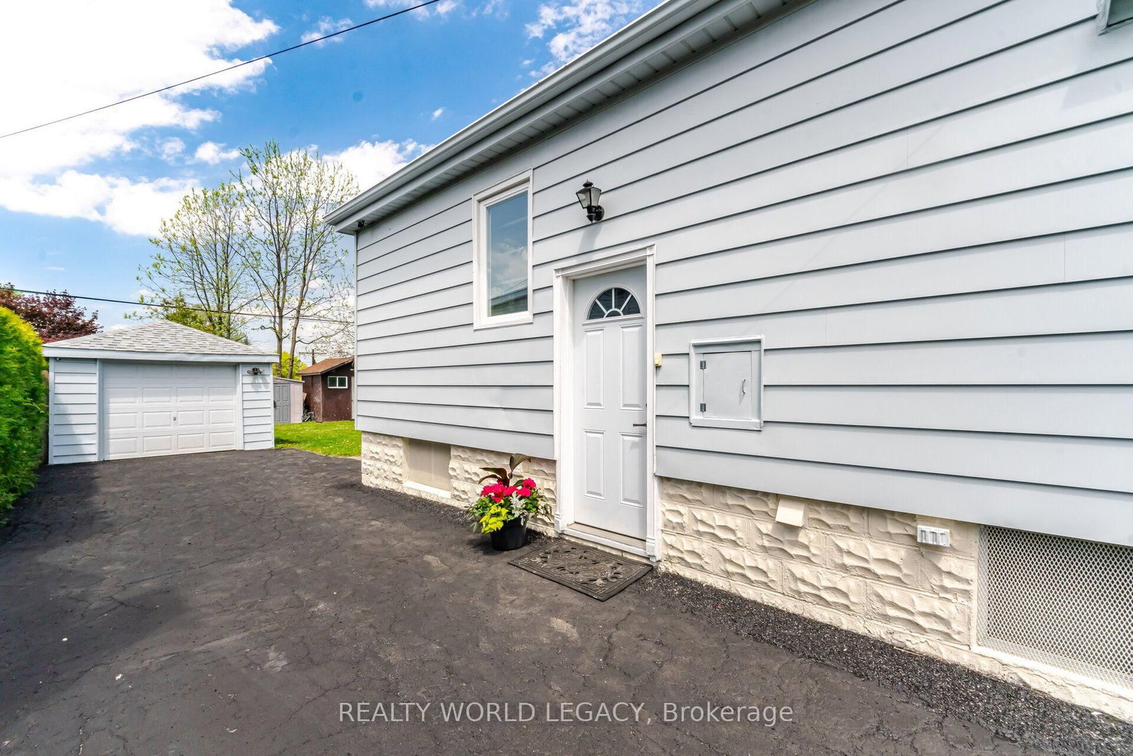 94 Clarendon Avenue • Hamilton, ON photo 27