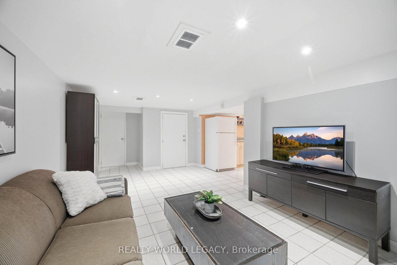 94 Clarendon Avenue • Hamilton, ON photo 29