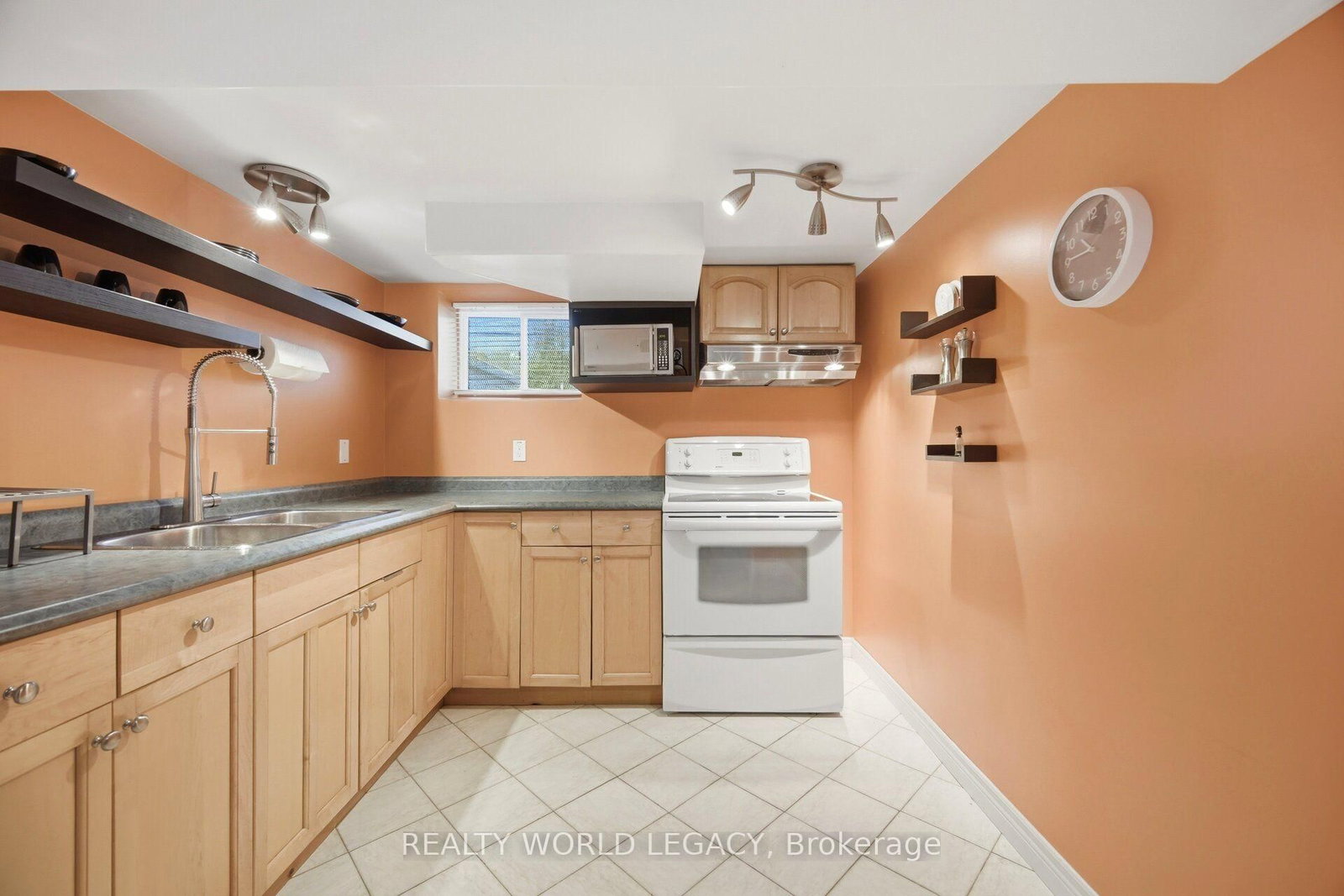 94 Clarendon Avenue • Hamilton, ON photo 33