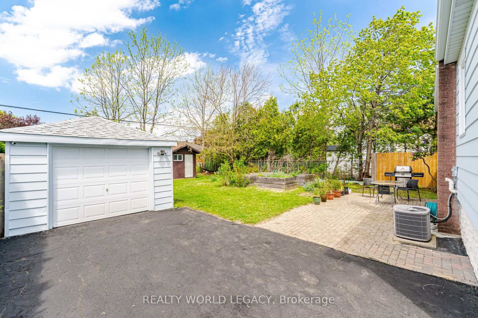94 Clarendon Avenue • Hamilton, ON photo 40