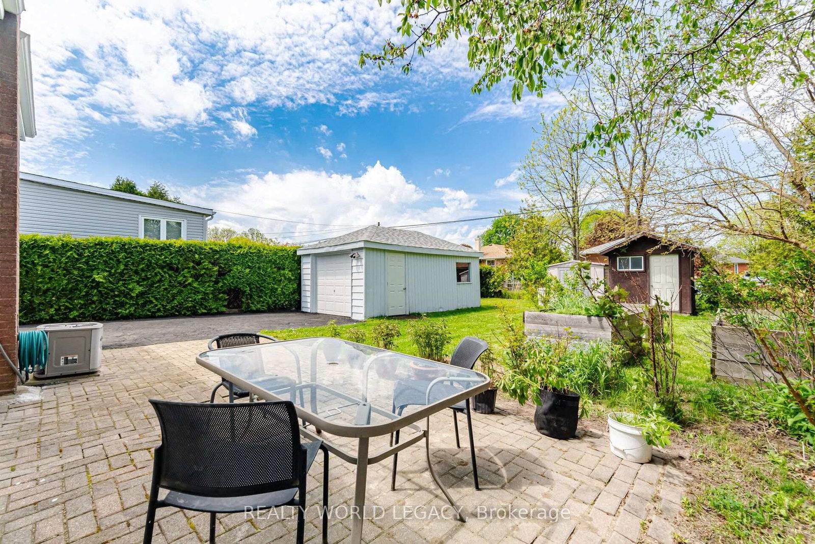 94 Clarendon Avenue • Hamilton, ON photo 41
