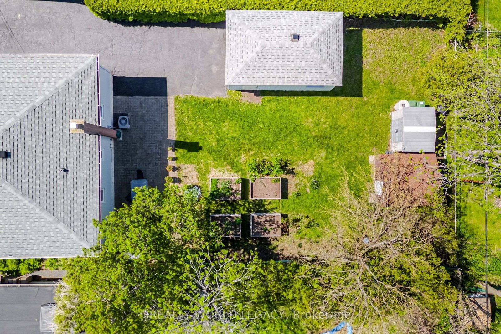 94 Clarendon Avenue • Hamilton, ON photo 45