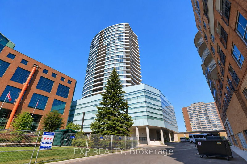 810 - 485 Richmond Road