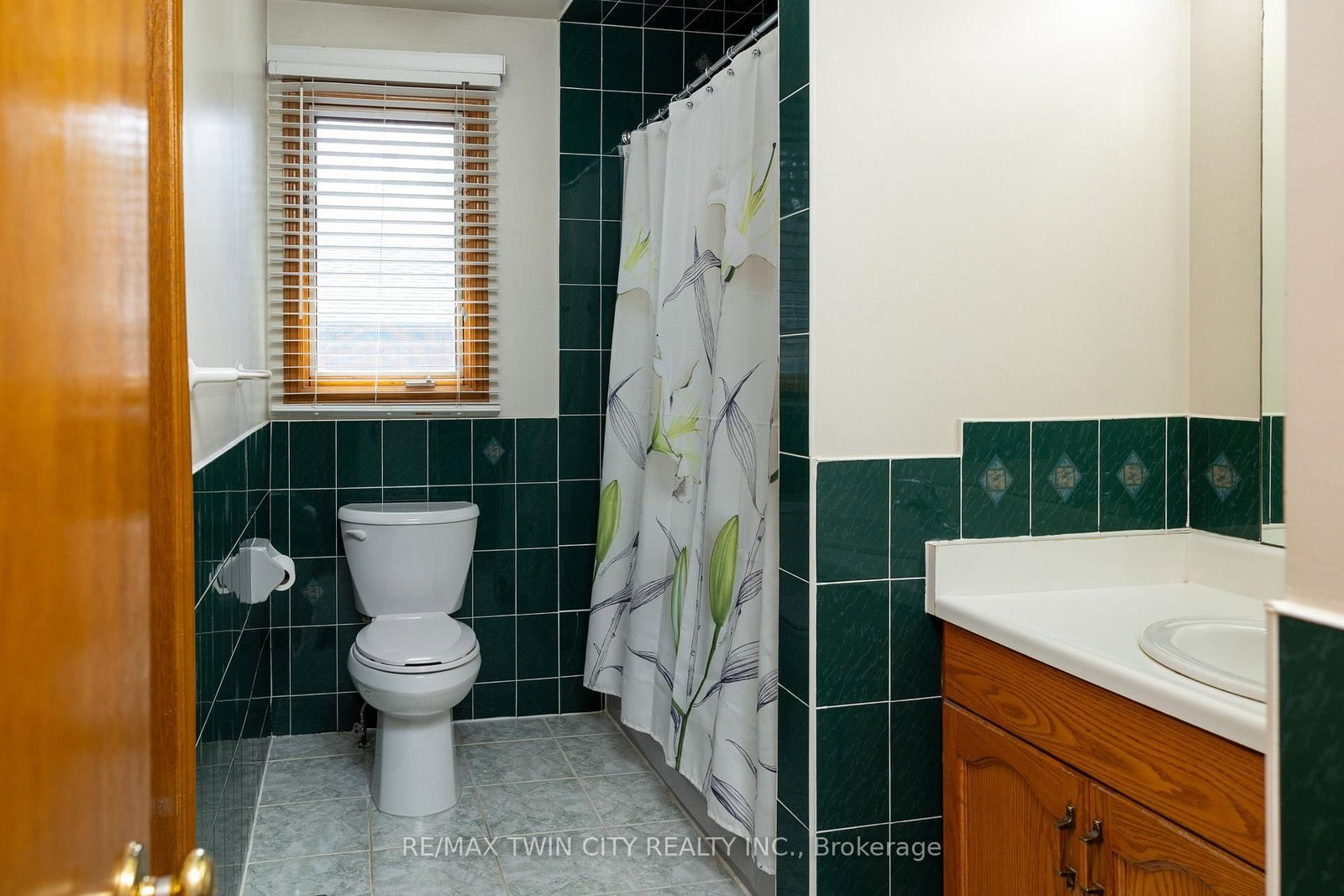 13 FOREST Drive • Brant, ON photo 13