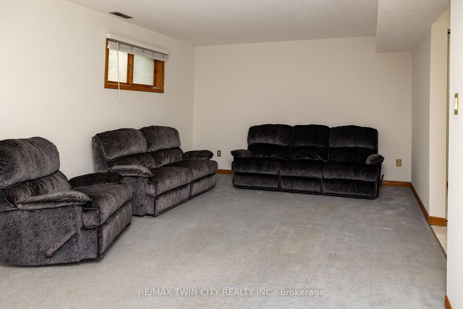 13 FOREST Drive • Brant, ON photo 18