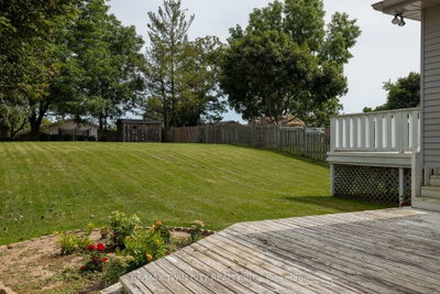 13 FOREST Drive • Brant, ON photo 5