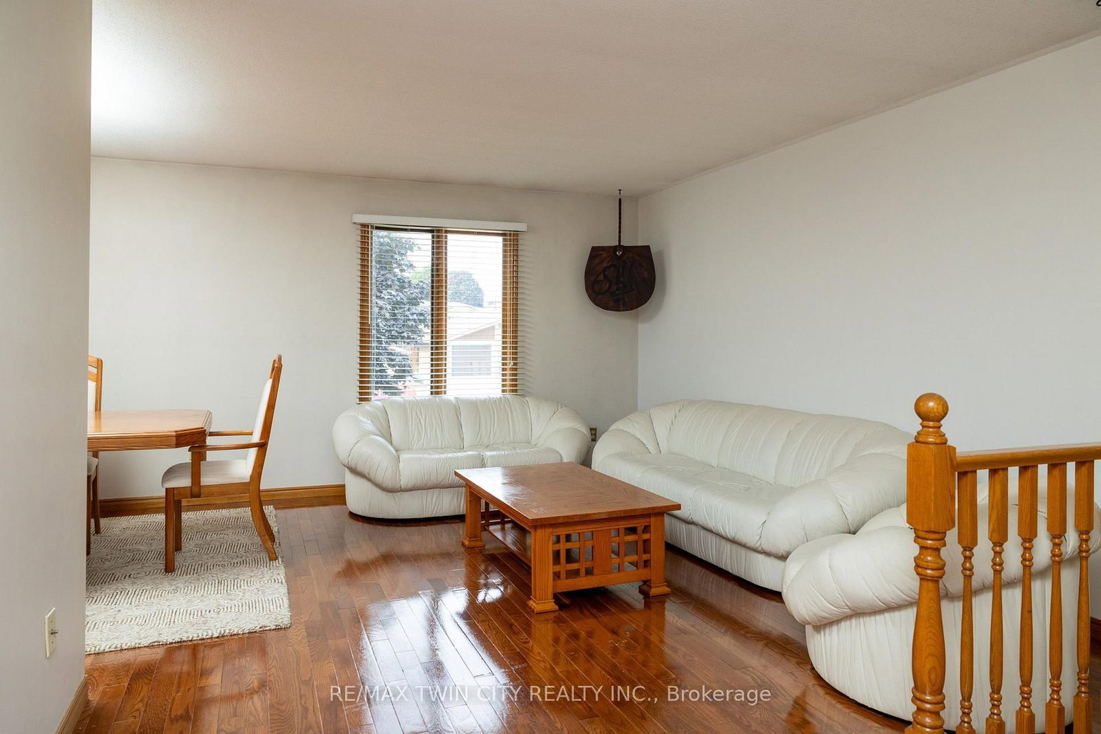 13 FOREST Drive • Brant, ON photo 9