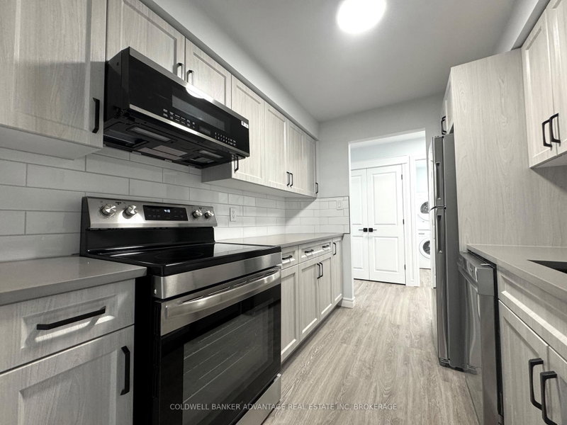 323 - 72 Main Street E
