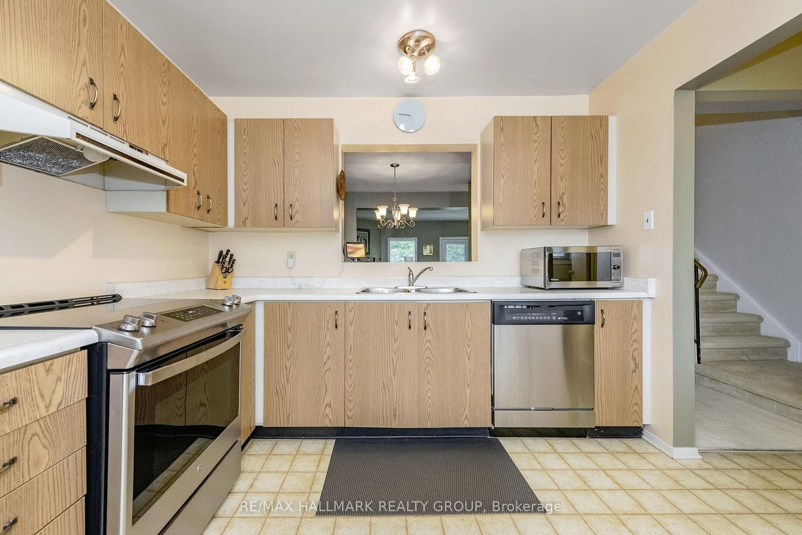 409 Pickford Drive • #B • Ottawa, ON photo 22