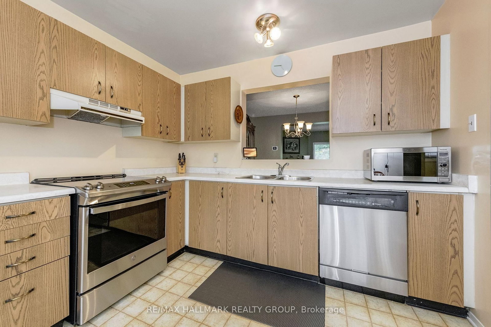 409 Pickford Drive • #B • Ottawa, ON photo 23