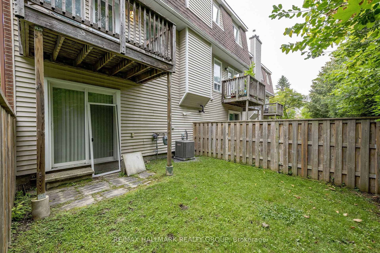 409 Pickford Drive • #B • Ottawa, ON photo 39