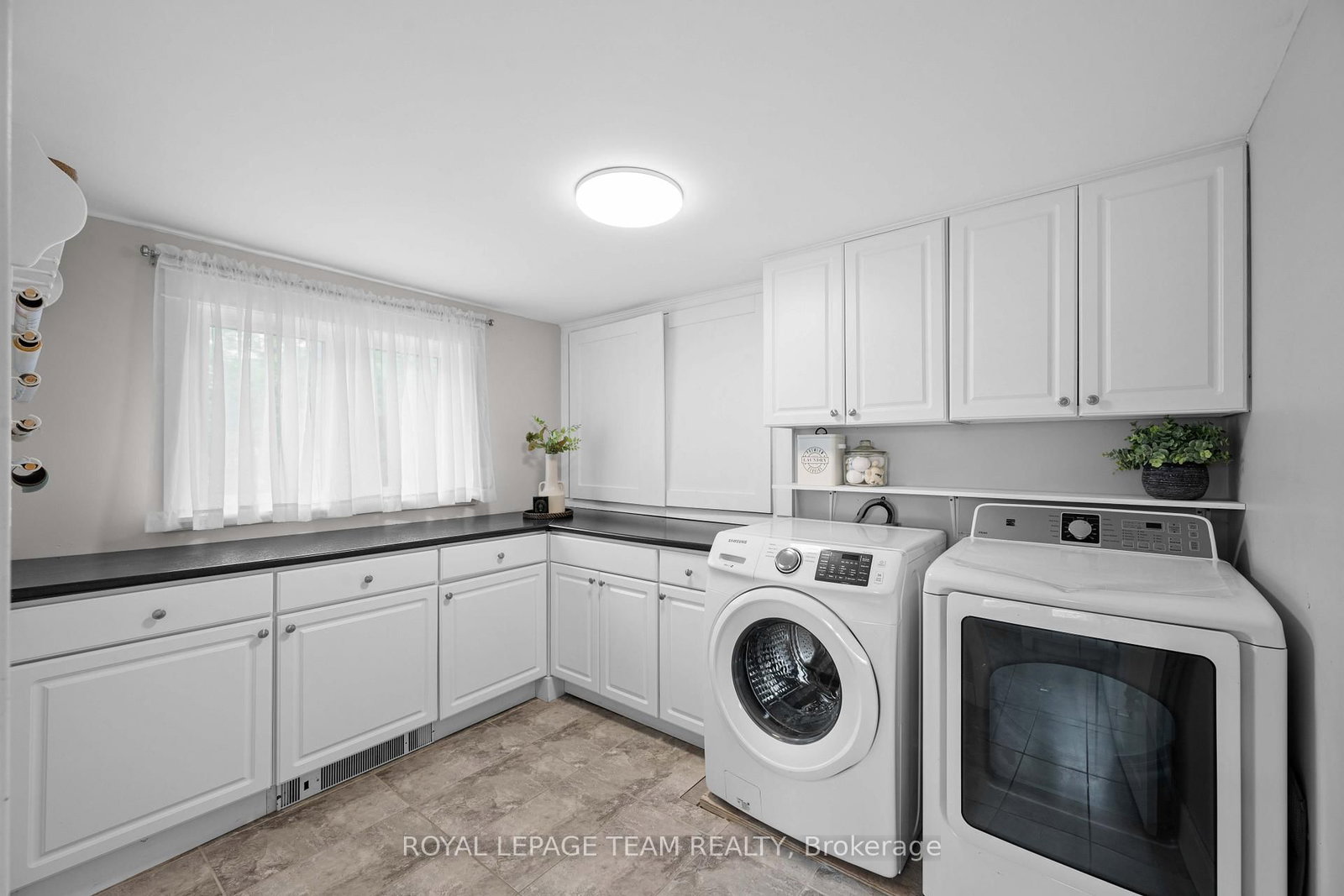 2 Lockview Road • Ottawa, ON photo 15