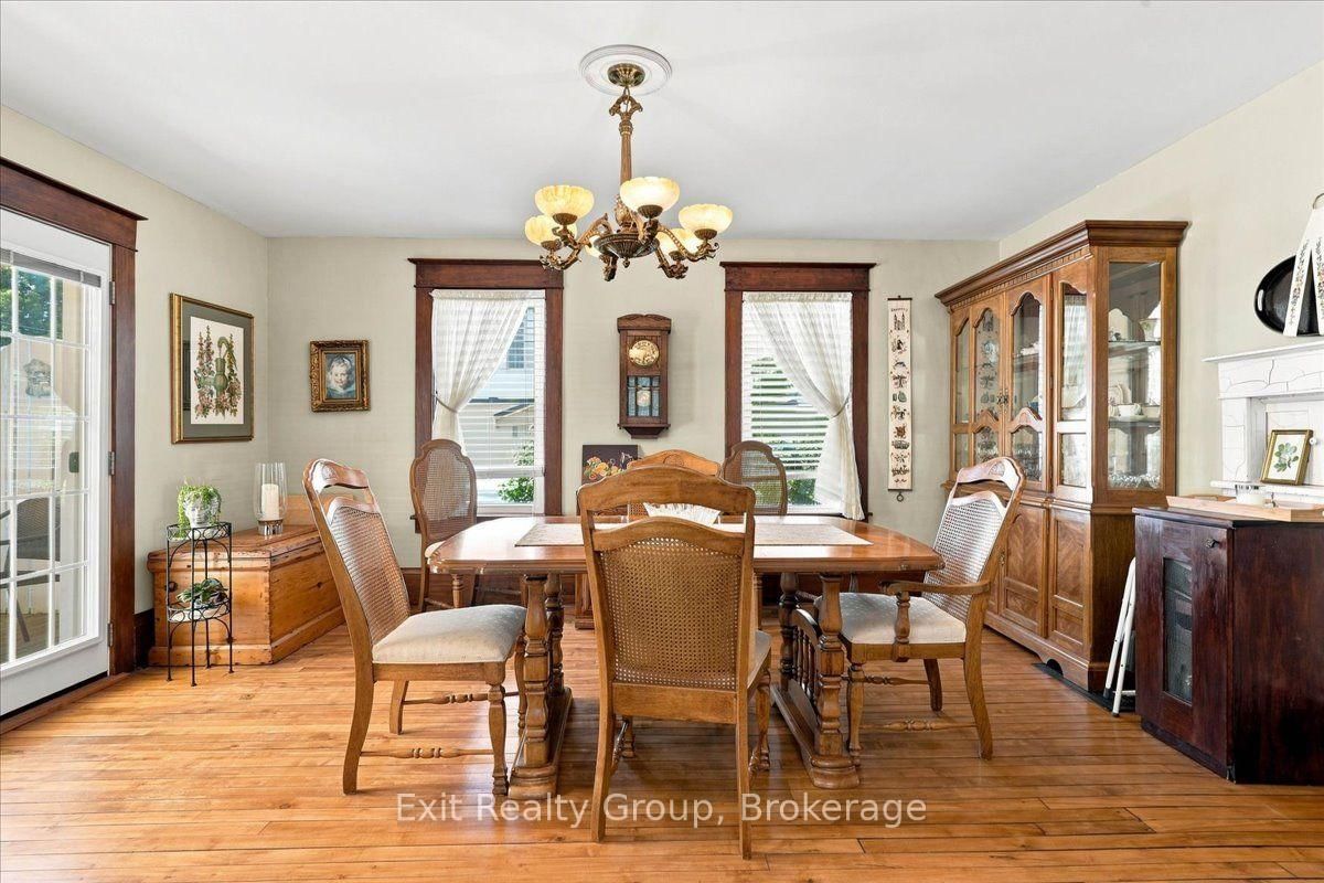28 Lorne Avenue • Quinte West, ON photo 10