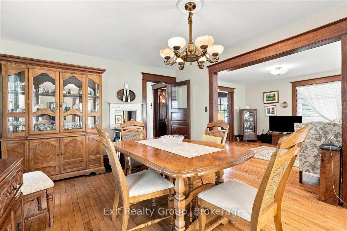 28 Lorne Avenue • Quinte West, ON photo 12