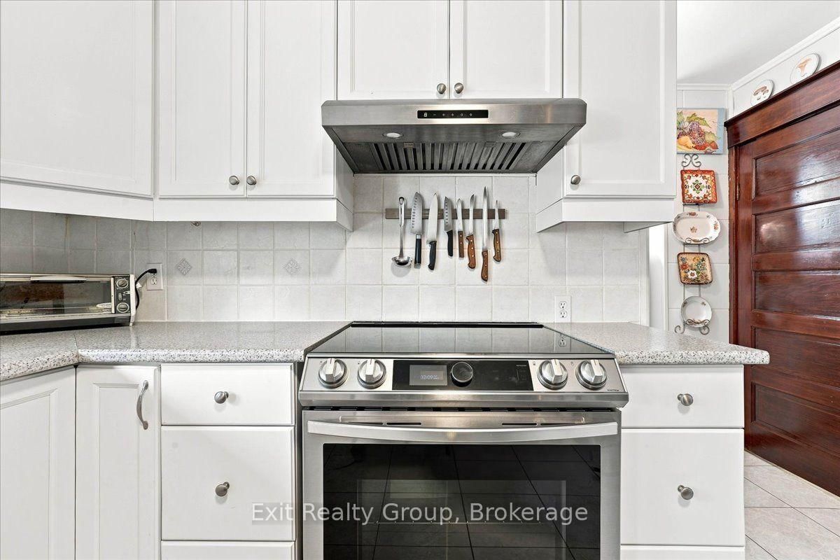 28 Lorne Avenue • Quinte West, ON photo 15