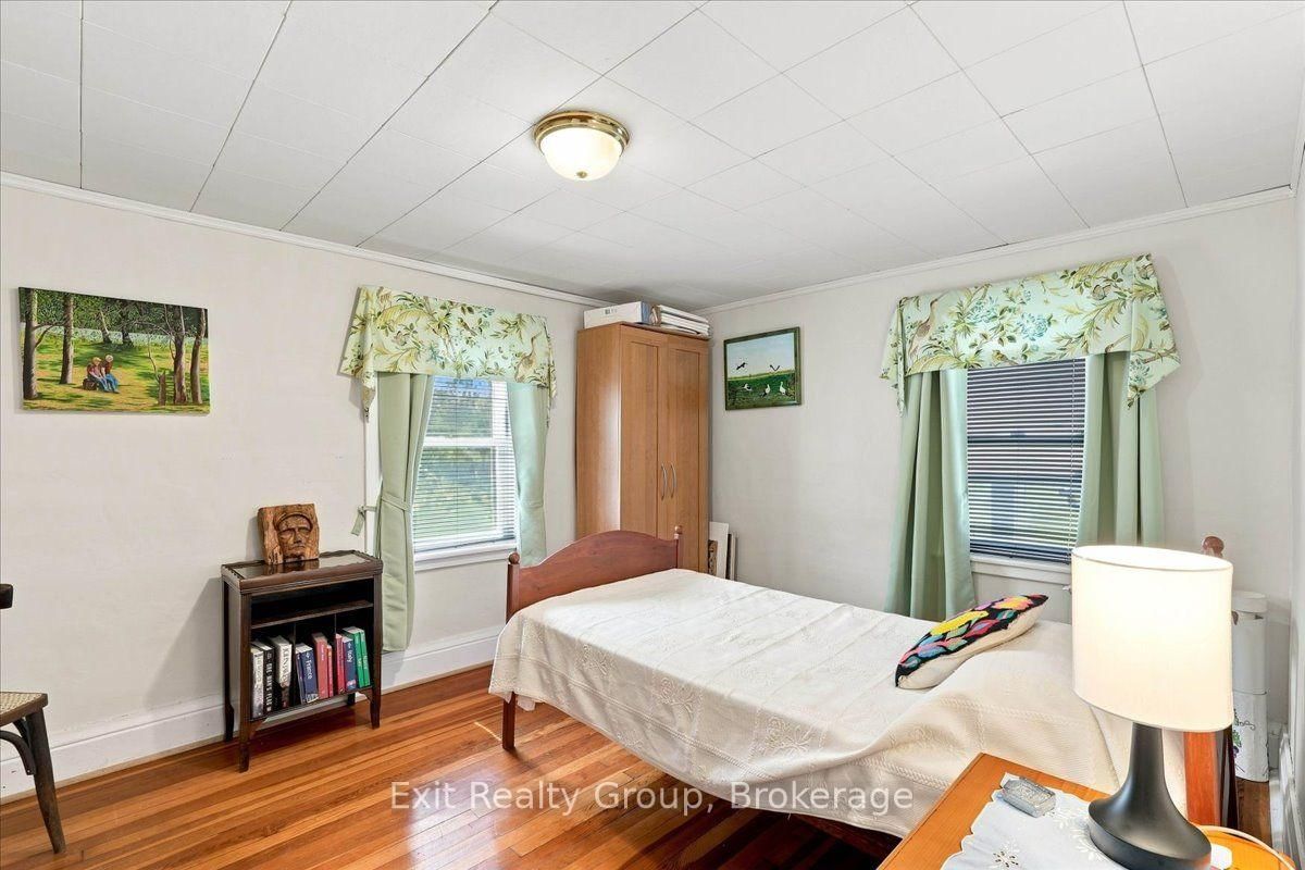 28 Lorne Avenue • Quinte West, ON photo 24
