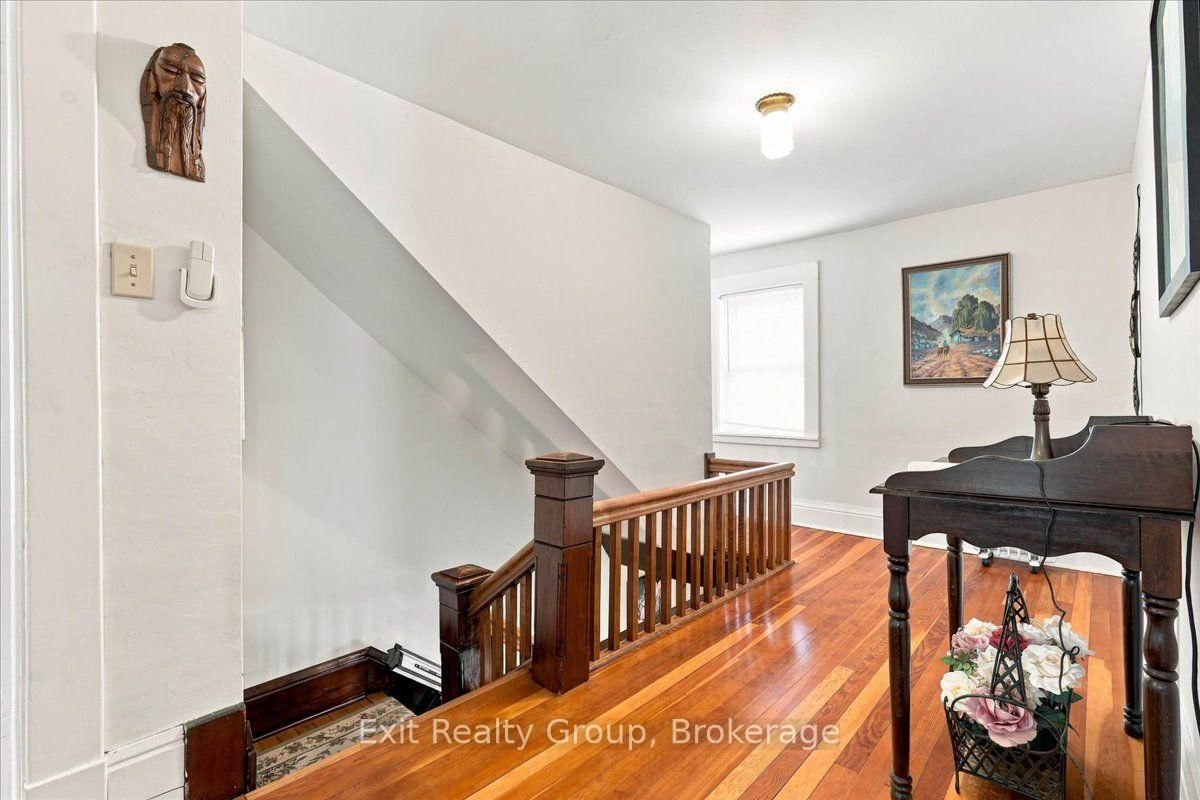 28 Lorne Avenue • Quinte West, ON photo 33