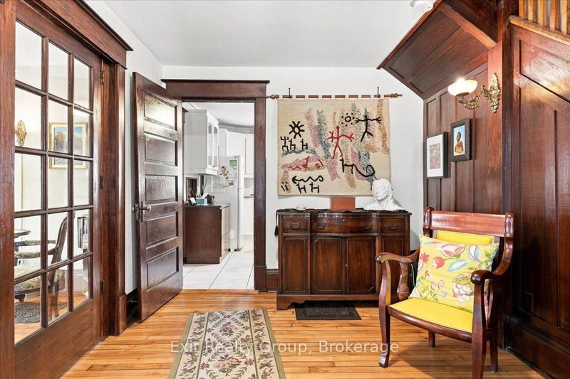 28 Lorne Ave photo 4