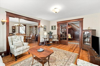 28 Lorne Avenue • Quinte West, ON photo 9