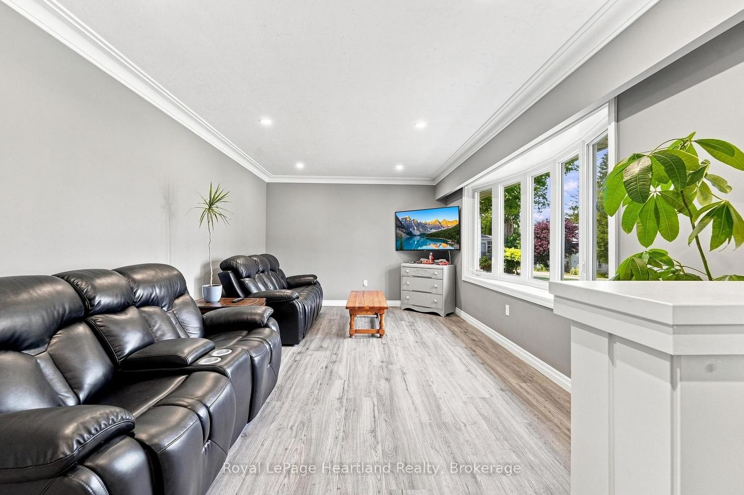 3042 Albert Street • Howick, ON photo 11