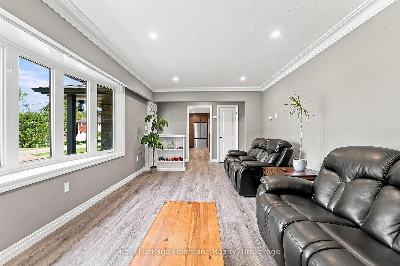 3042 Albert Street • Howick, ON photo 13