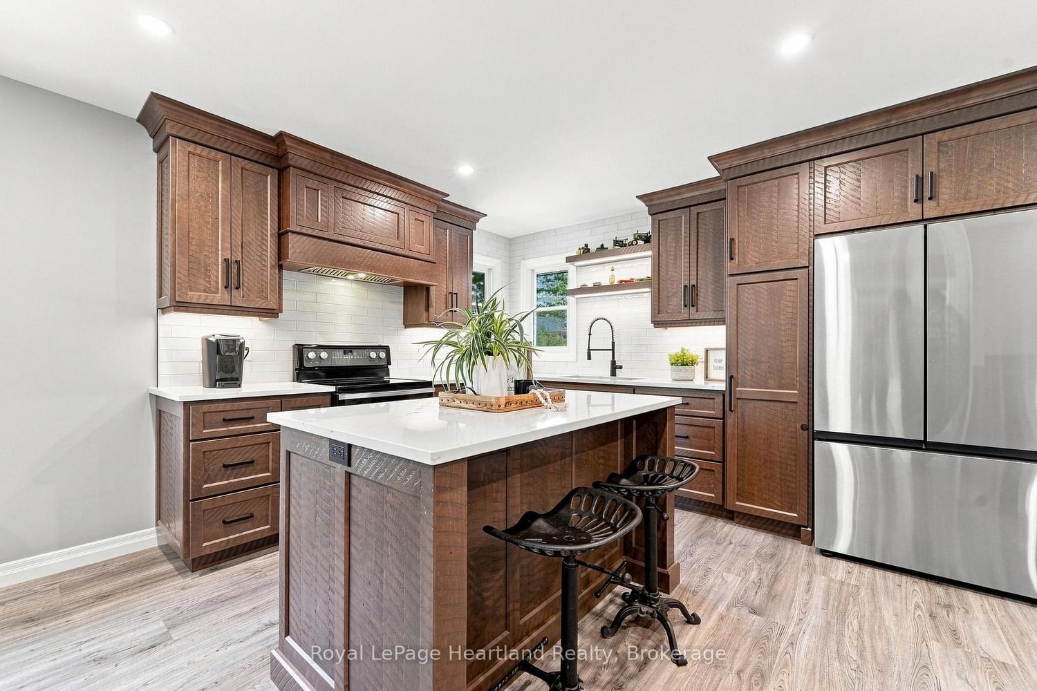 3042 Albert Street • Howick, ON photo 5