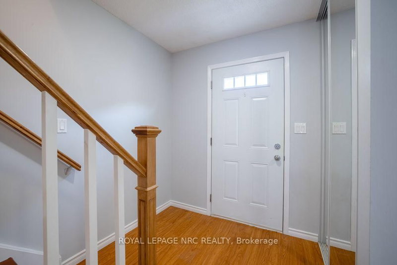 65 Dorchester Blvd photo 4