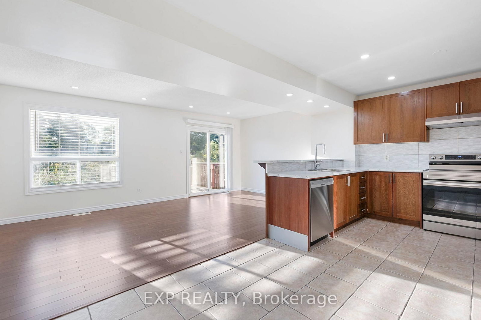 35 Thames Way • Hamilton, ON photo 11