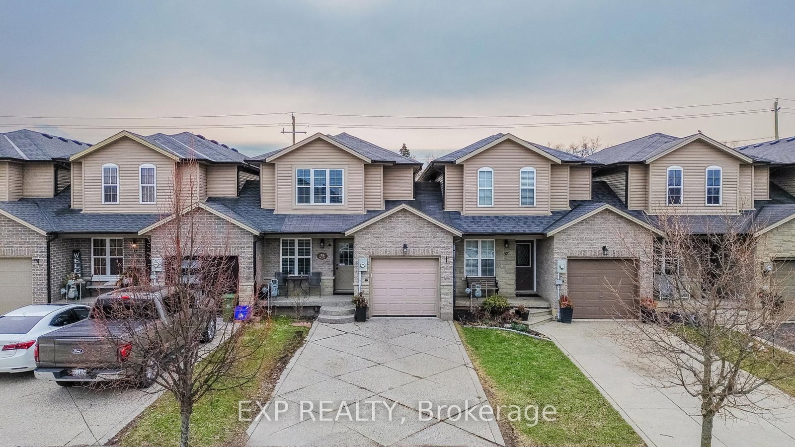 35 Thames Way • Hamilton, ON photo 4