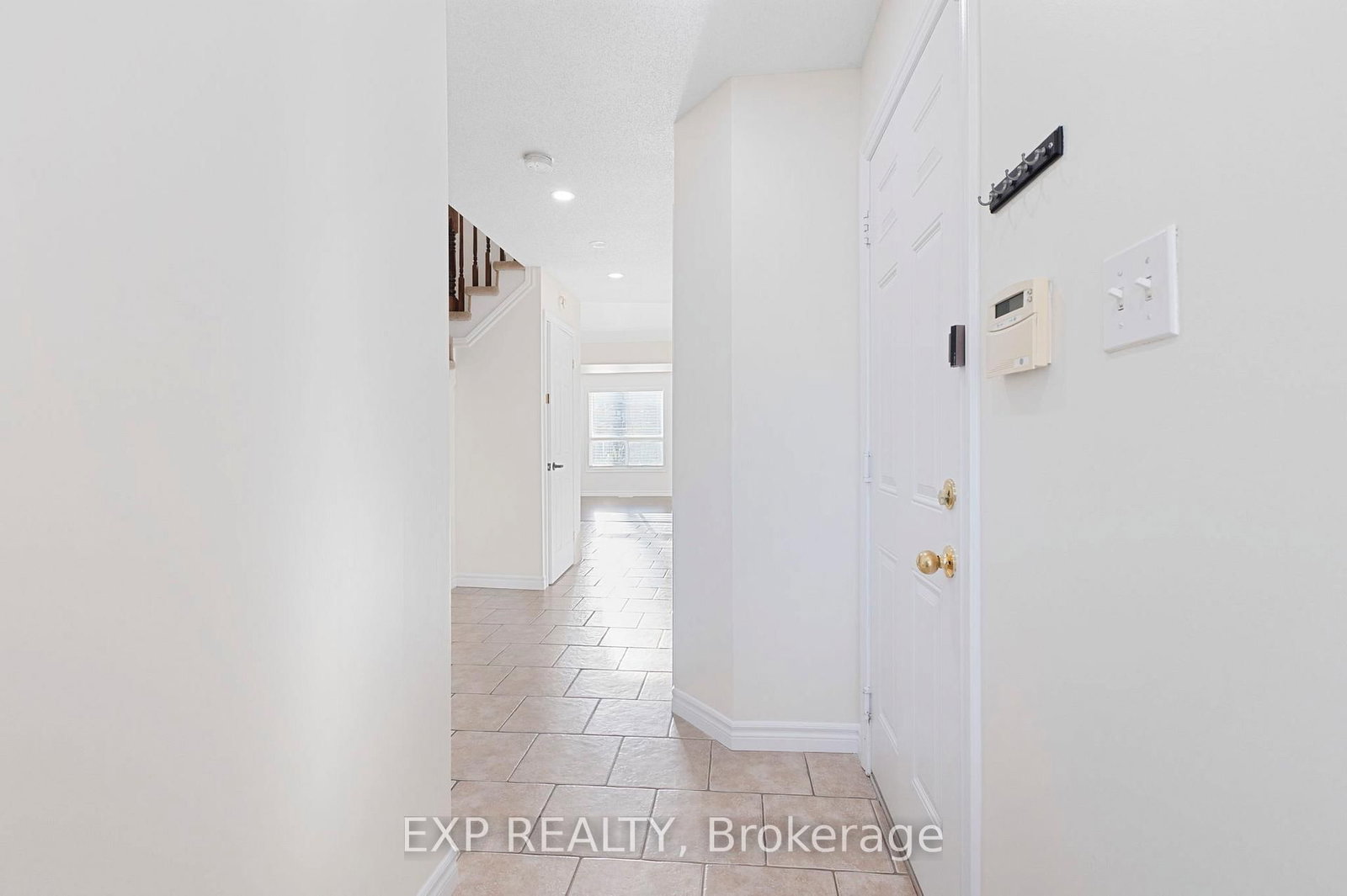 35 Thames Way • Hamilton, ON photo 6