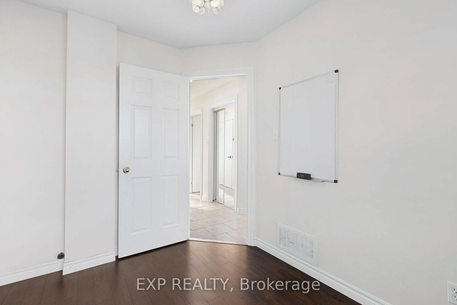 35 Thames Way • Hamilton, ON photo 8
