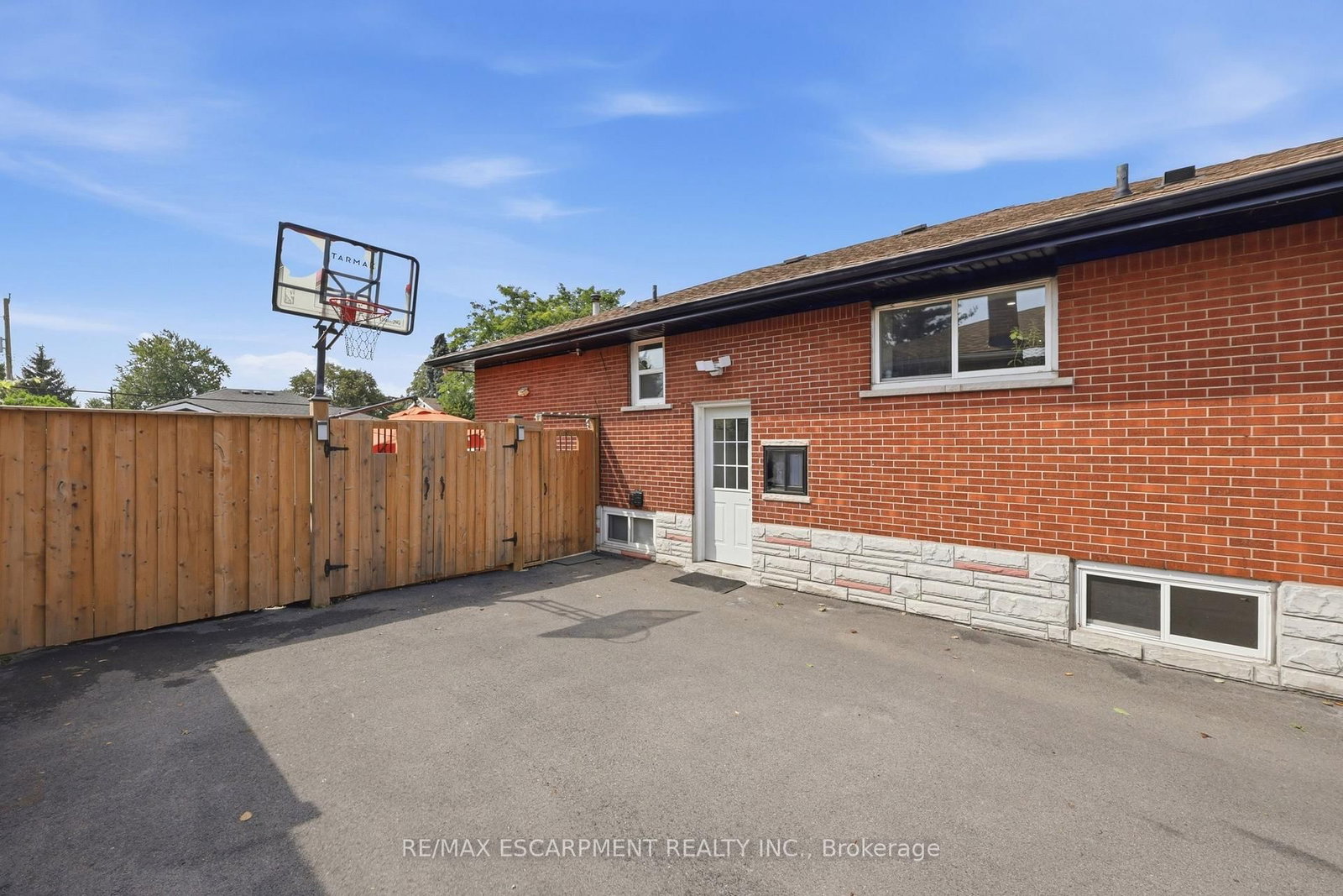 894 Brucedale Avenue E • Hamilton, ON photo 22