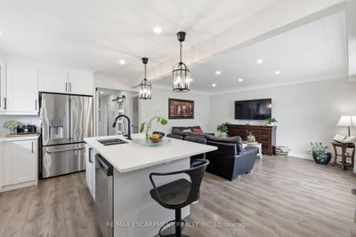 894 Brucedale Avenue E • Hamilton, ON photo 4