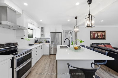 894 Brucedale Avenue E • Hamilton, ON photo 7