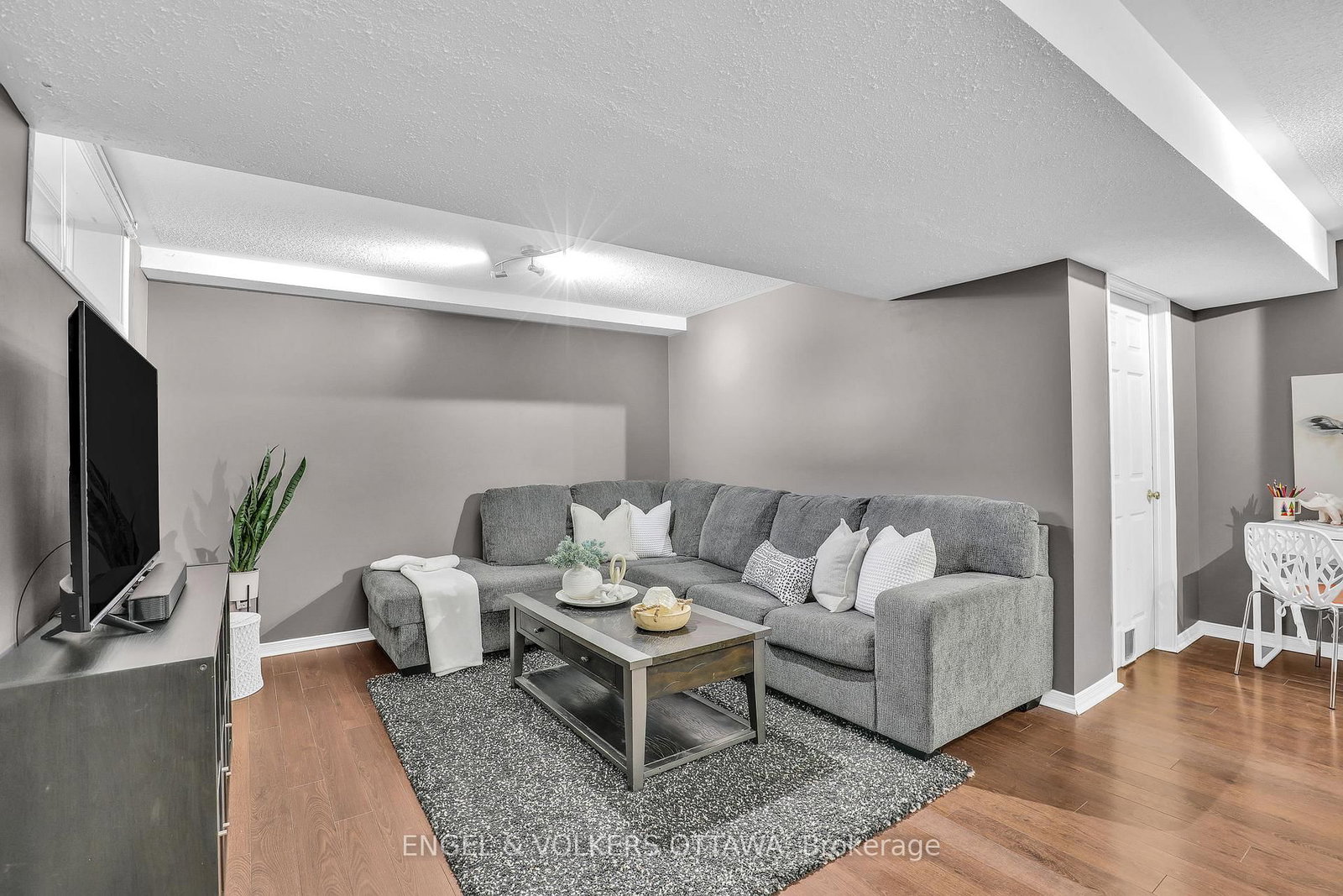 1632 Varennes Boulevard • Ottawa, ON photo 24