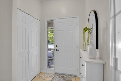 1632 Varennes Boulevard • Ottawa, ON photo 3