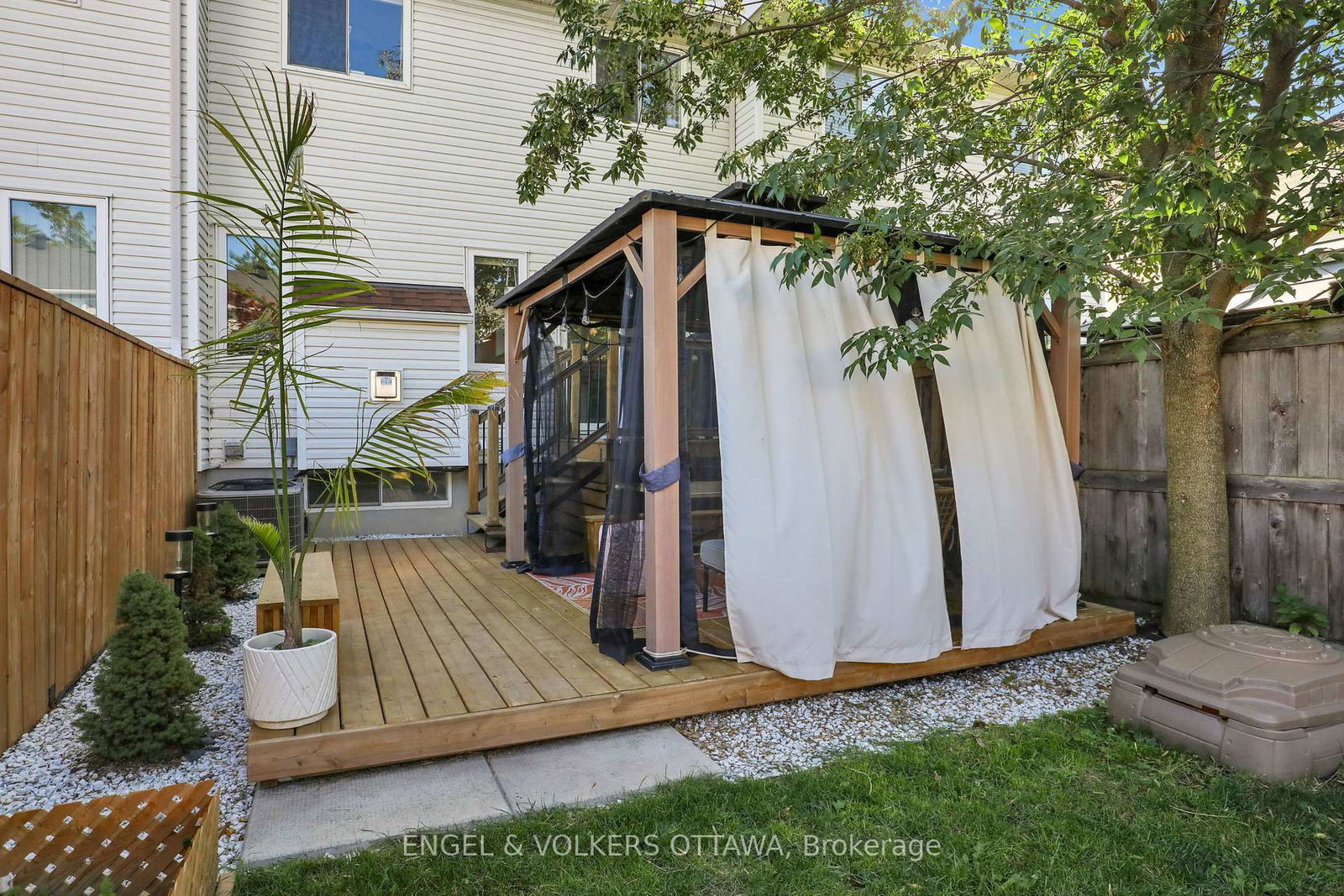 1632 Varennes Boulevard • Ottawa, ON photo 31