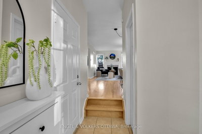 1632 Varennes Boulevard • Ottawa, ON photo 4
