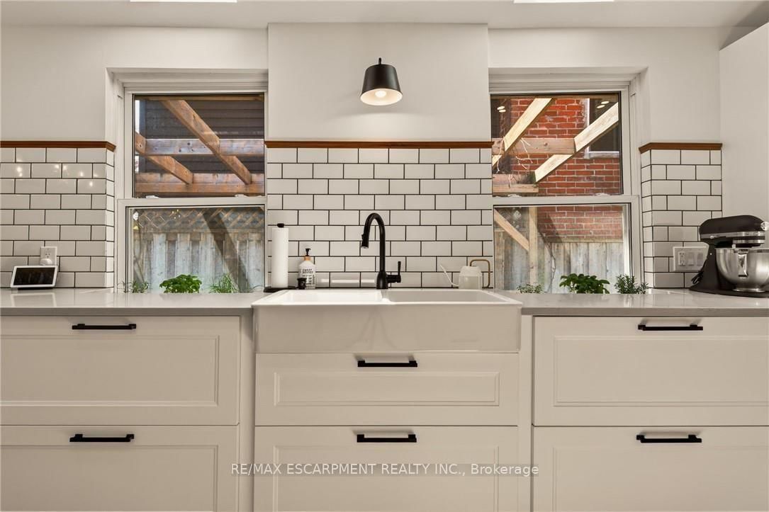 32 Magill Street • Hamilton, ON photo 12