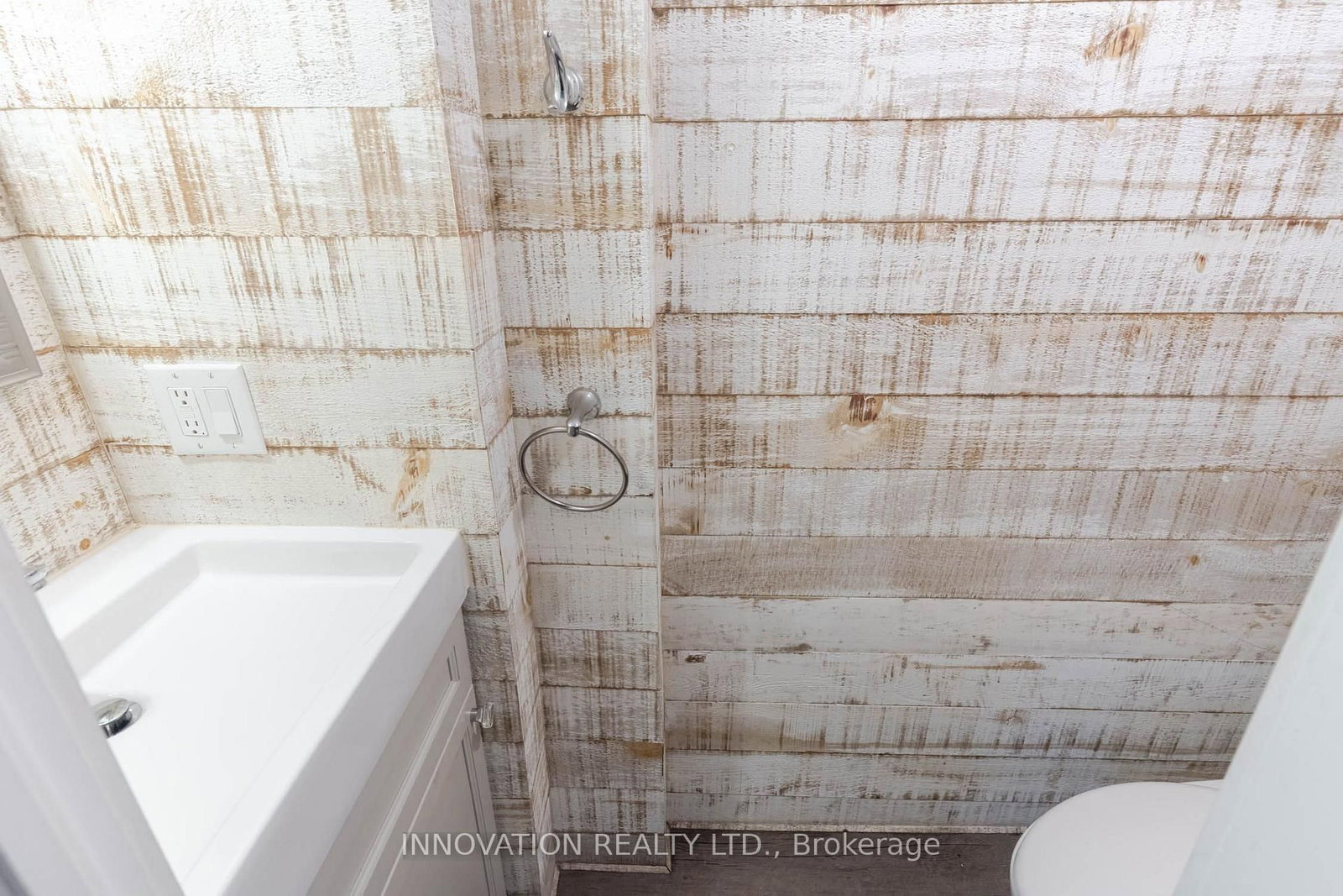 106 James Street E • Brockville, ON photo 17