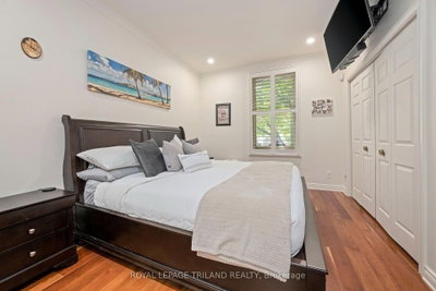 126 Sydenham Street • London East, ON photo 9