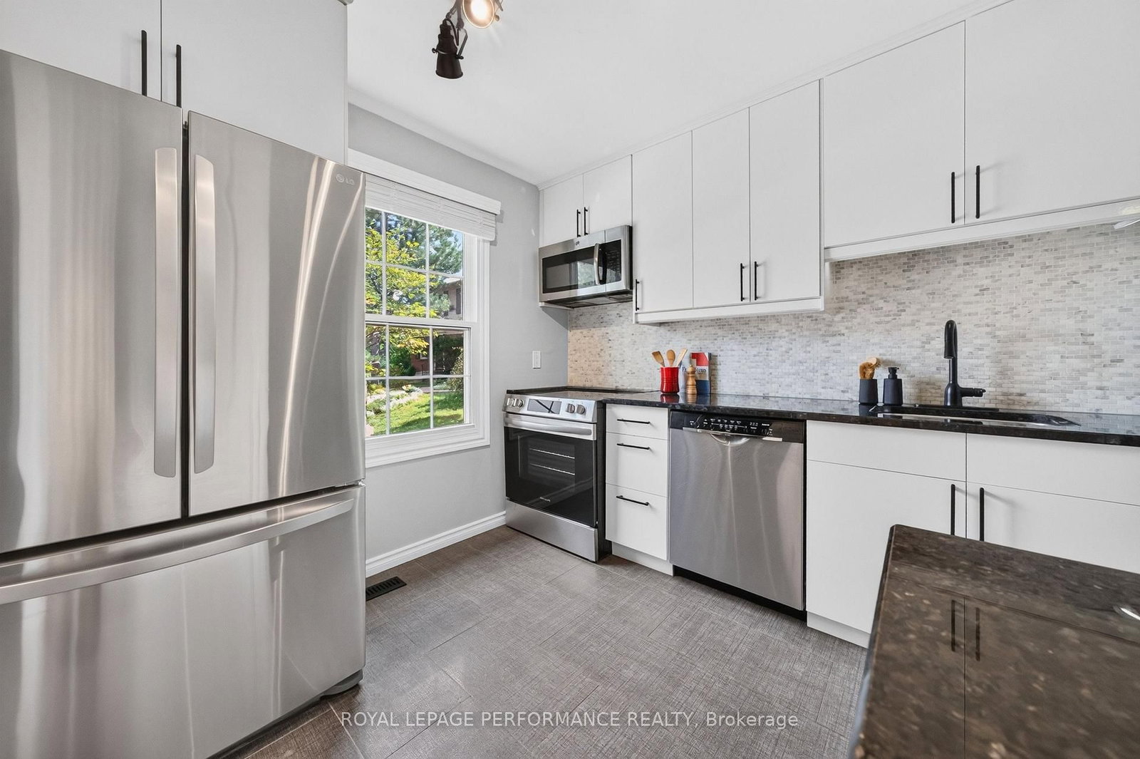 1160 Shillington Avenue • #16 • Ottawa, ON photo 8