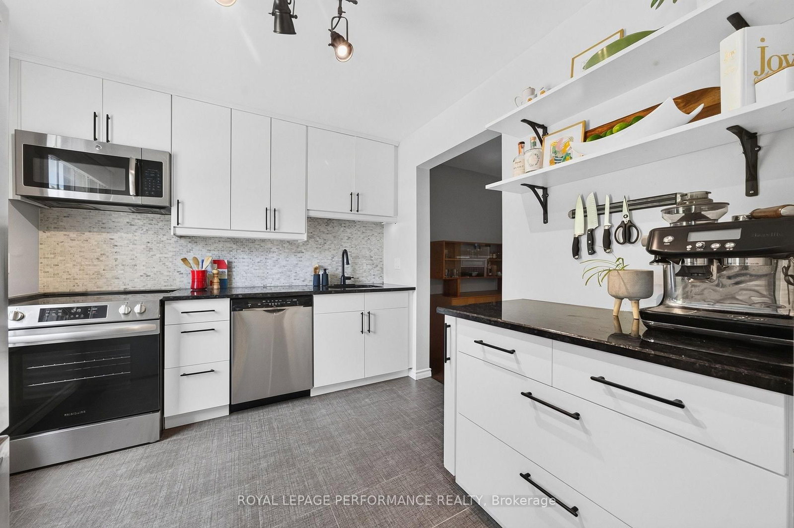 1160 Shillington Avenue • #16 • Ottawa, ON photo 9