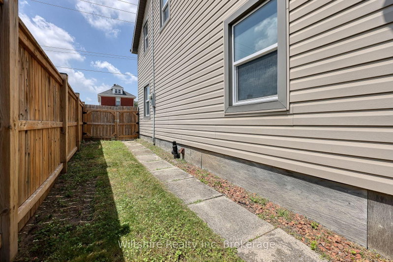 52 Bidwell St photo 5