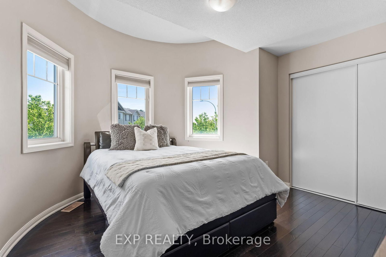 28 Ohara Lane • Hamilton, ON photo 26