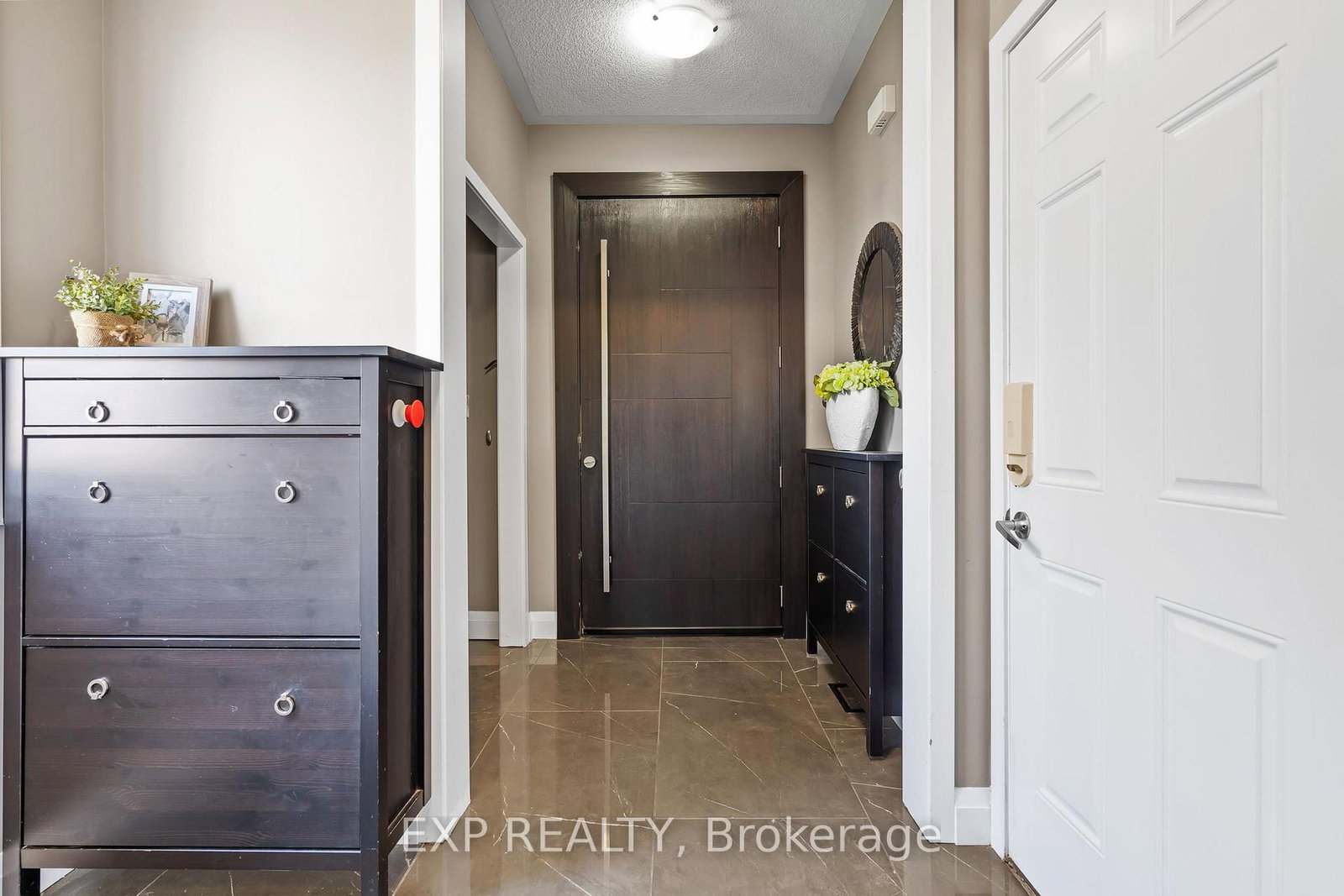 28 Ohara Lane • Hamilton, ON photo 6