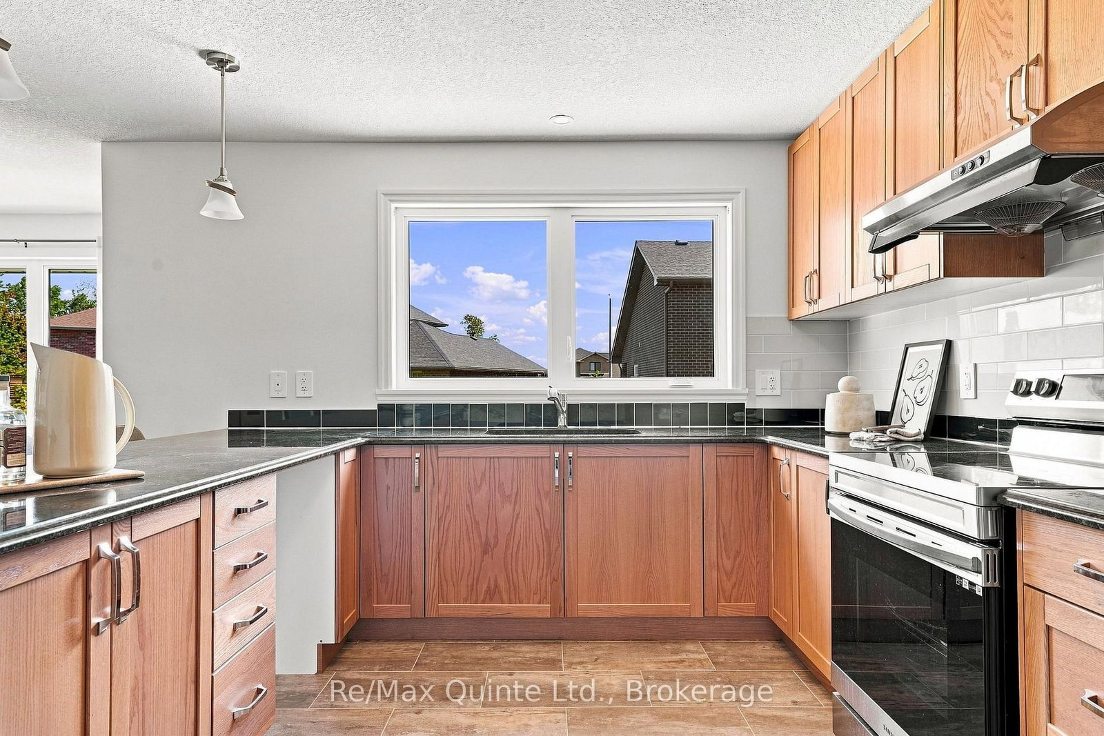 54 Lanark Drive • Belleville, ON photo 13